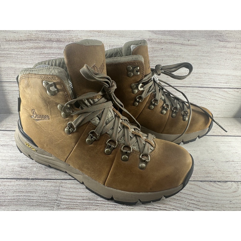 Danner Women's Mountain 600 4.5" Rich Brown Waterproof Hiking Boots Size 8.5 M